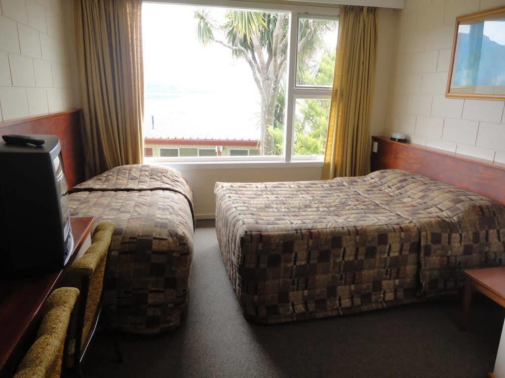 Te Anau Manapouri Lake Hotel Eksteriør billede