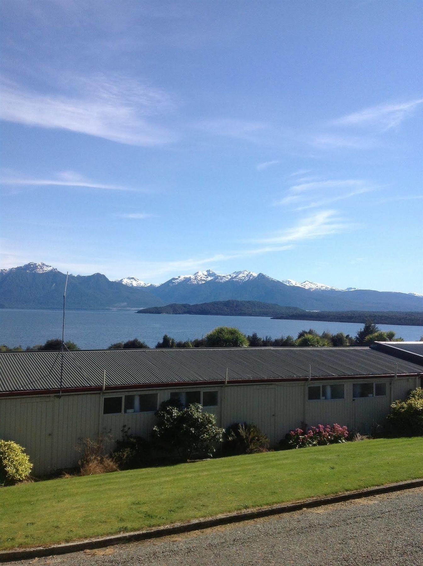 Te Anau Manapouri Lake Hotel Eksteriør billede