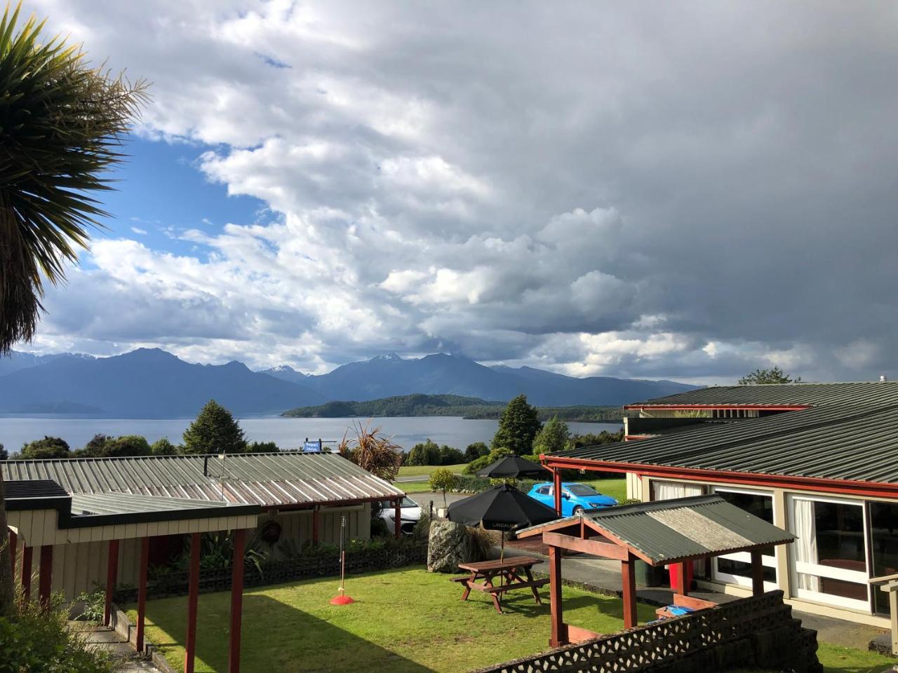 Te Anau Manapouri Lake Hotel Eksteriør billede