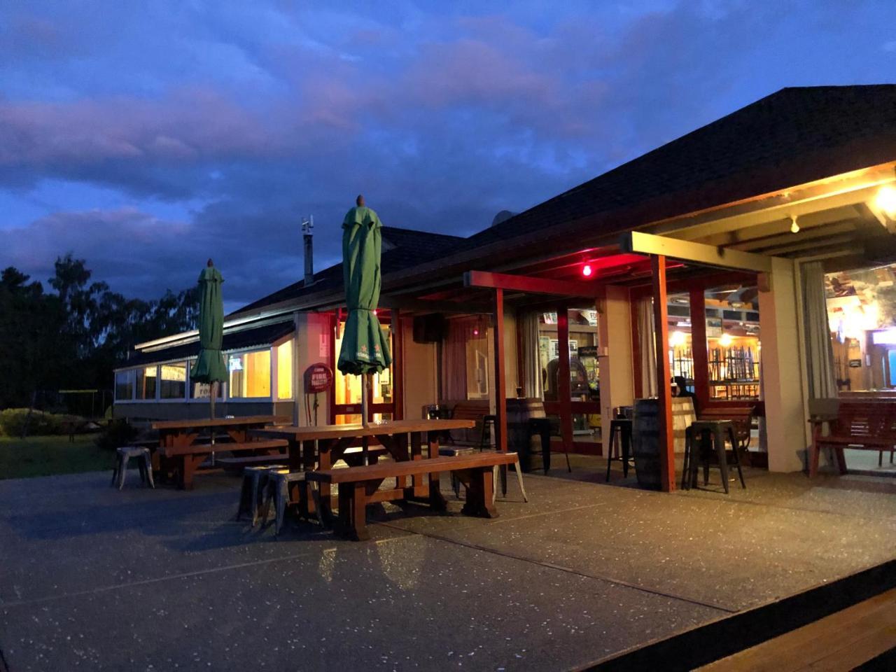 Te Anau Manapouri Lake Hotel Eksteriør billede
