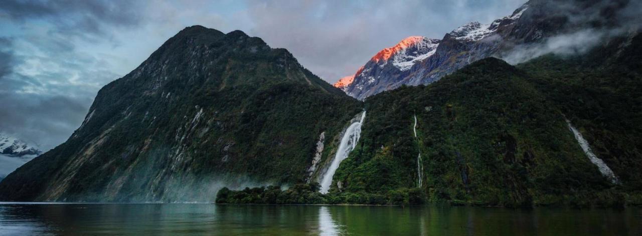 Te Anau Manapouri Lake Hotel Eksteriør billede